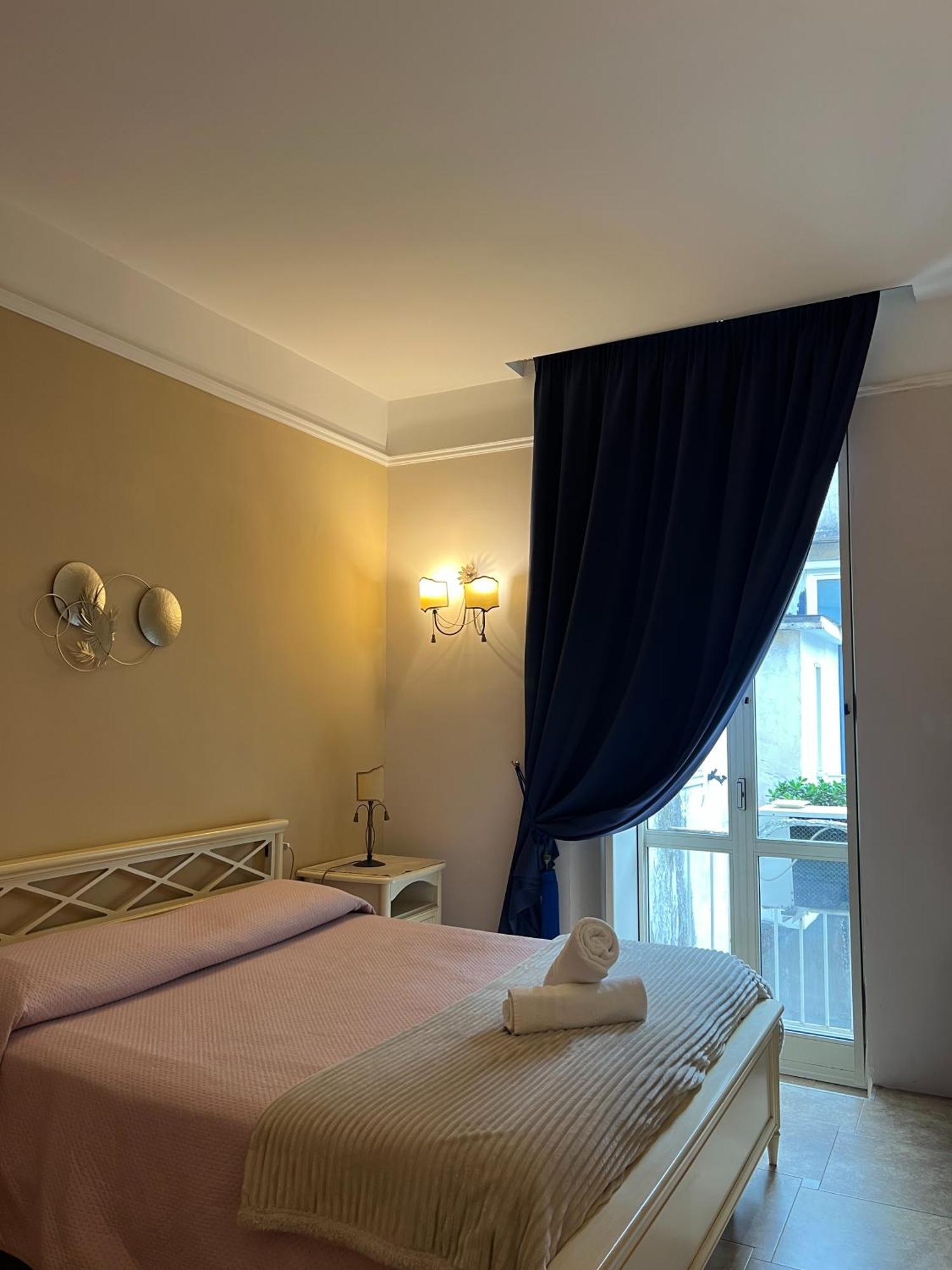 B&B La Dimora Di Nettuno Neapel Exteriör bild